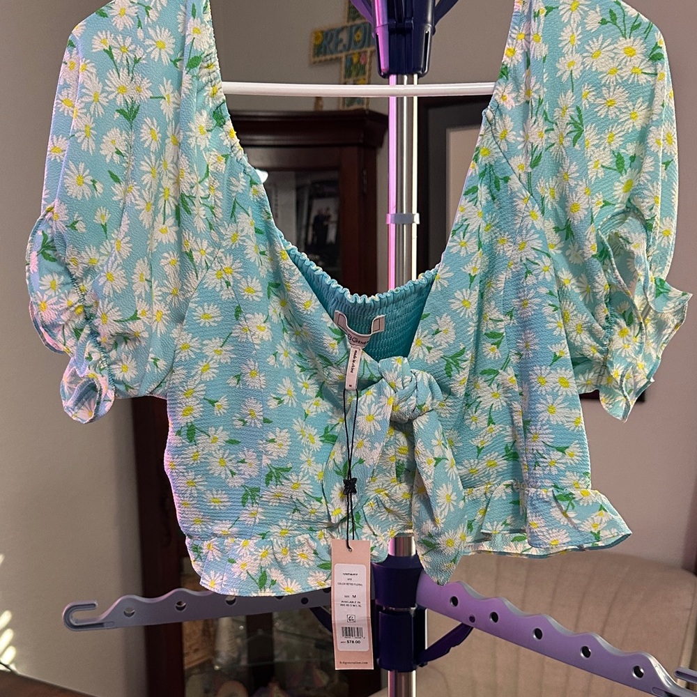 BCBGeneration Floral Puff Sleeve Blouse in Blue and White